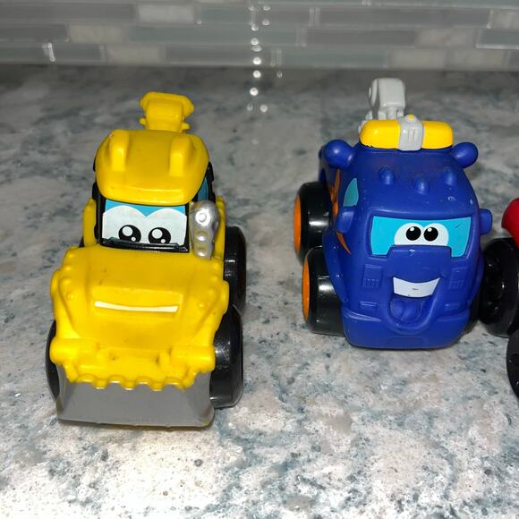 Hasbro Tonka Lil' Chuck & Friends 2.5" And 4" Soft Rubber Vehicles - Picture 6 of 6